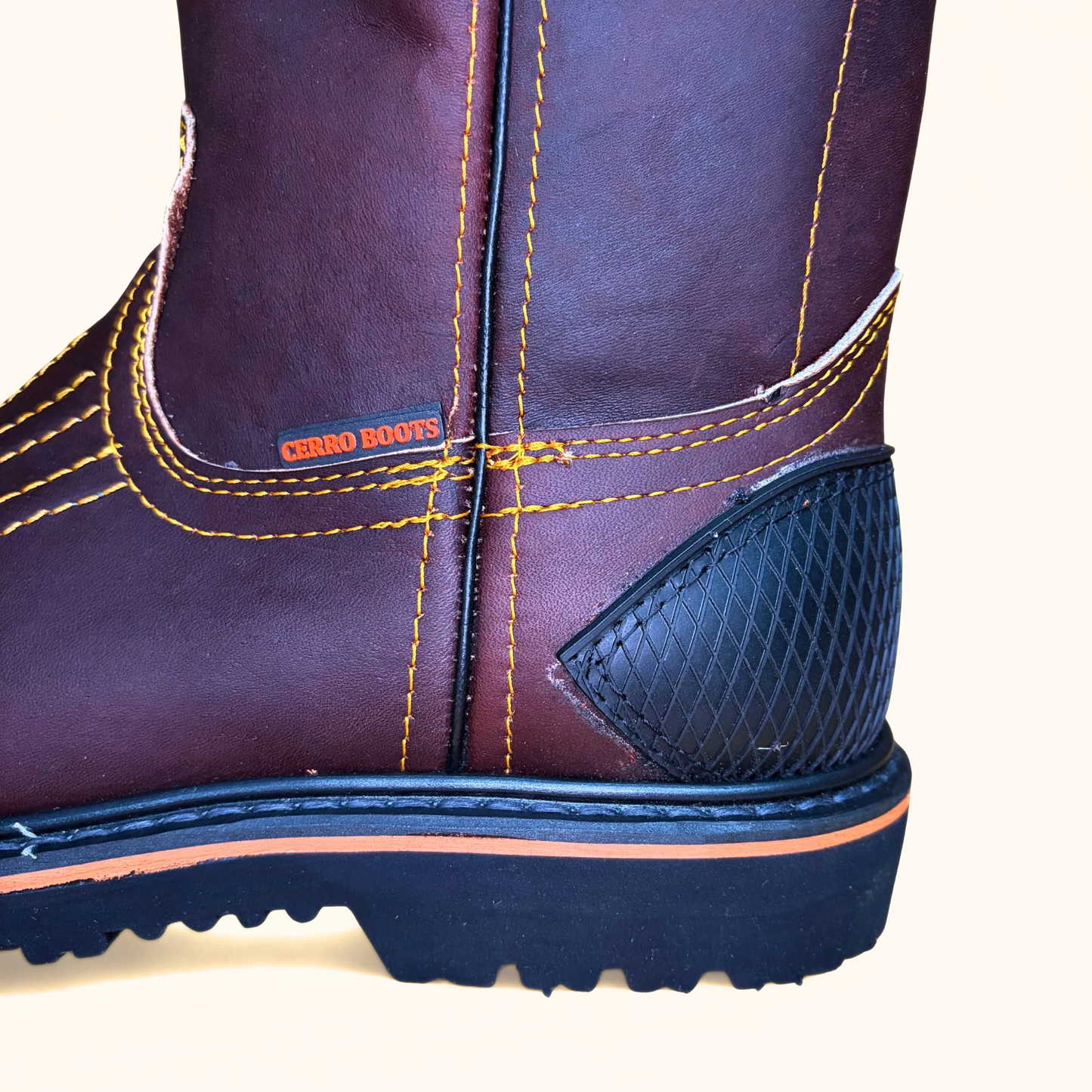 Cerro Work Boot pull-on shaft detail