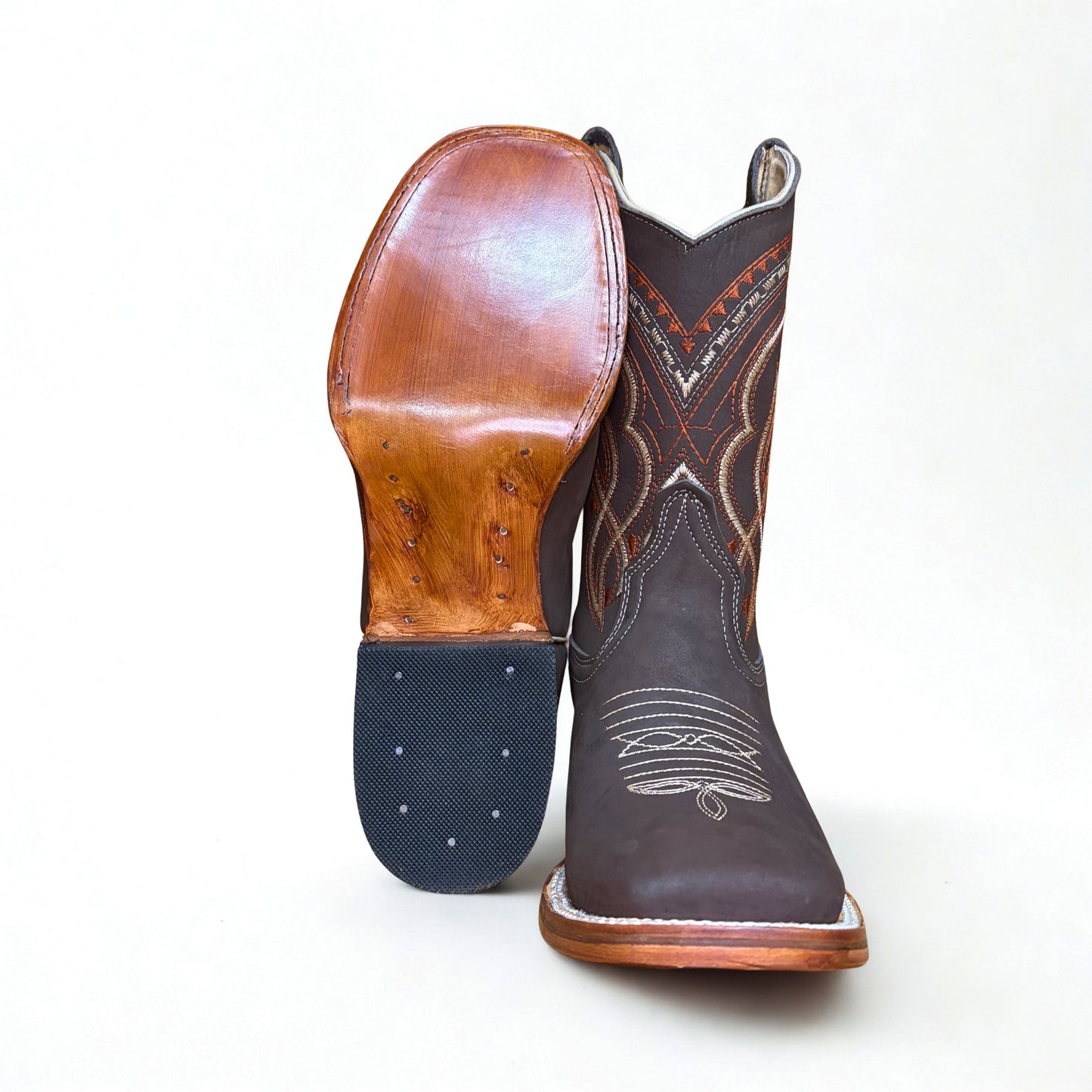 Arius Nubuck Cafe Bulldog western boot outsole detail