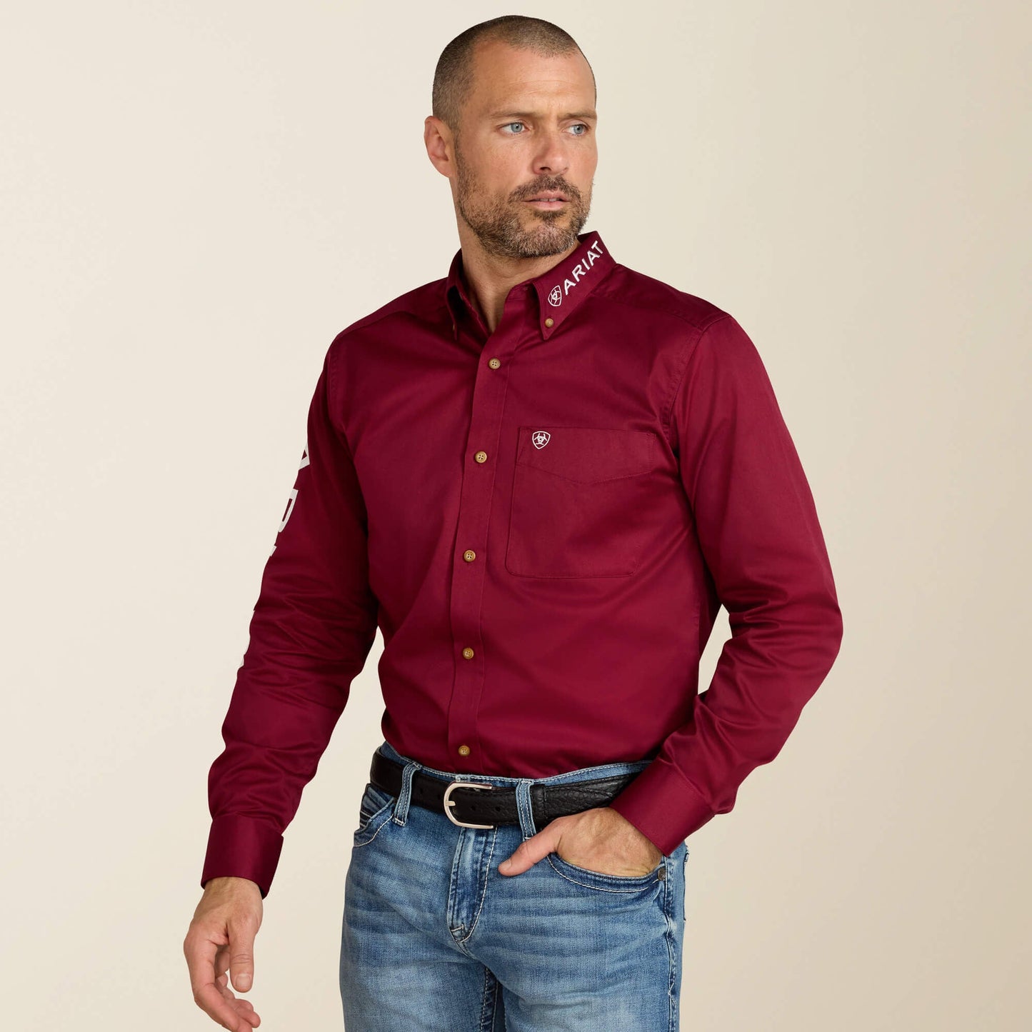 Camisa Ajustada de Sarga con el Logotipo del Equipo