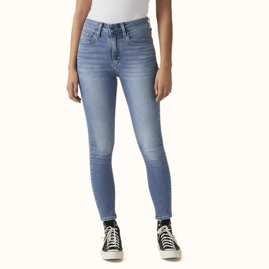 Front view of Levi’s 721 High-Rise Skinny Women’s Jeans in light wash