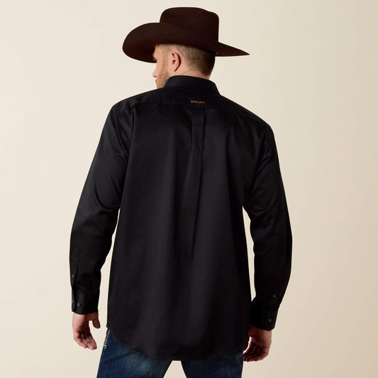 Camisa de sarga sólida de corte clásico