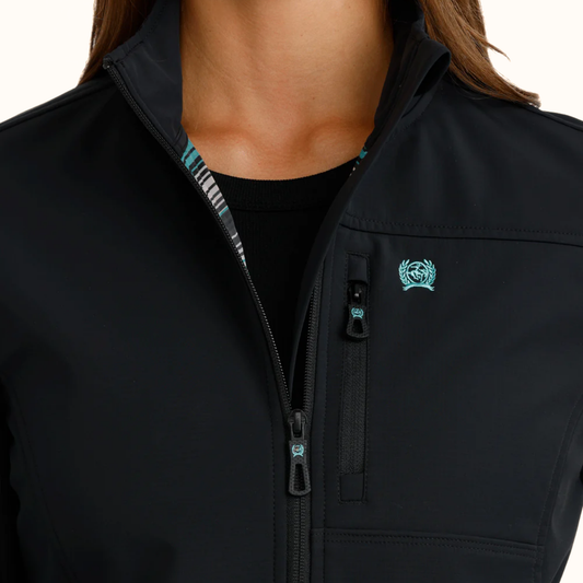 Cinch Women’s Bonded Jacket front zipper detail