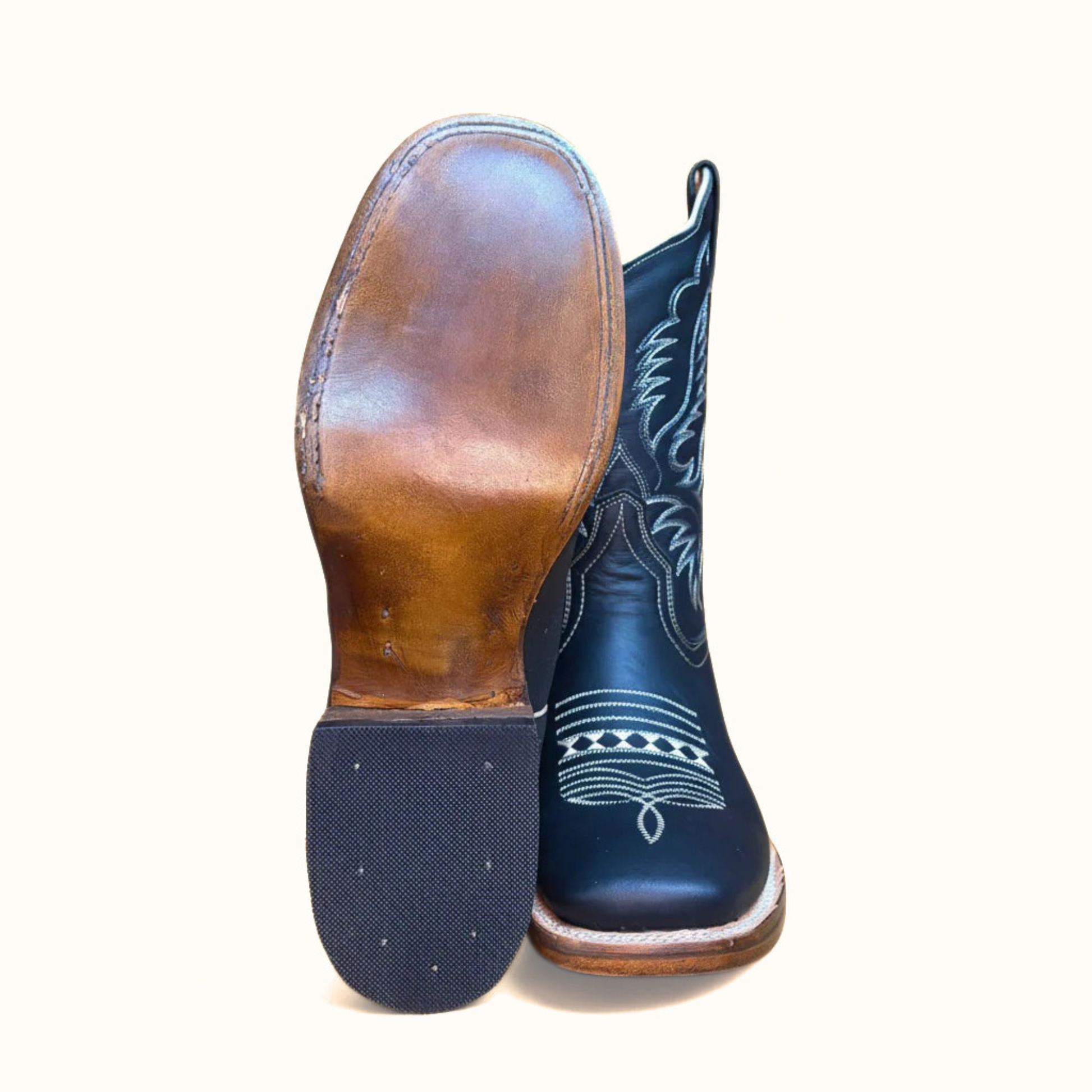 Arius Napa Negro Bulldog western boots outsole view