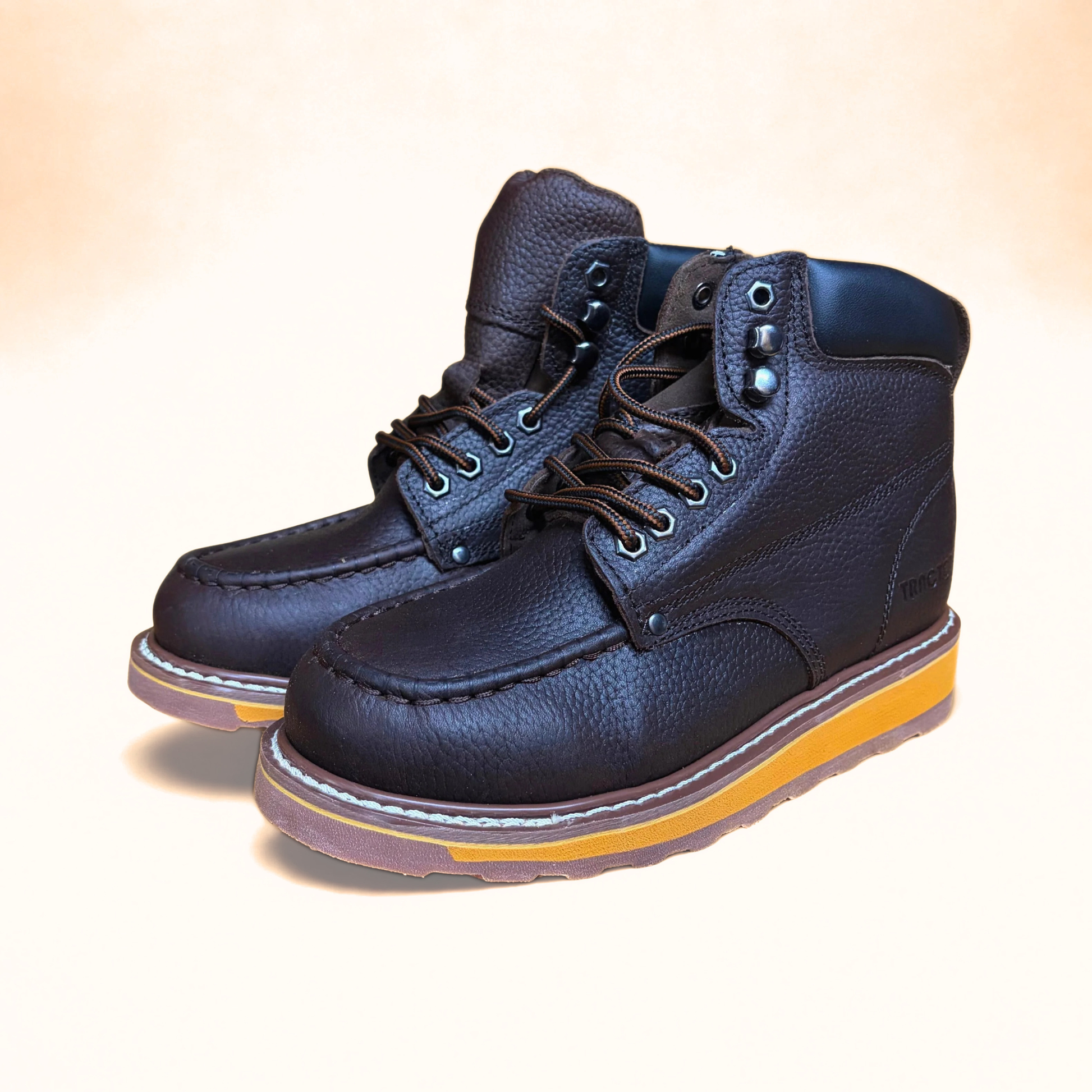 Tractor 811R Leather Work Boot pair display
