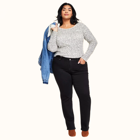 Levi’s Women’s Black Classic Straight Jeans full front view