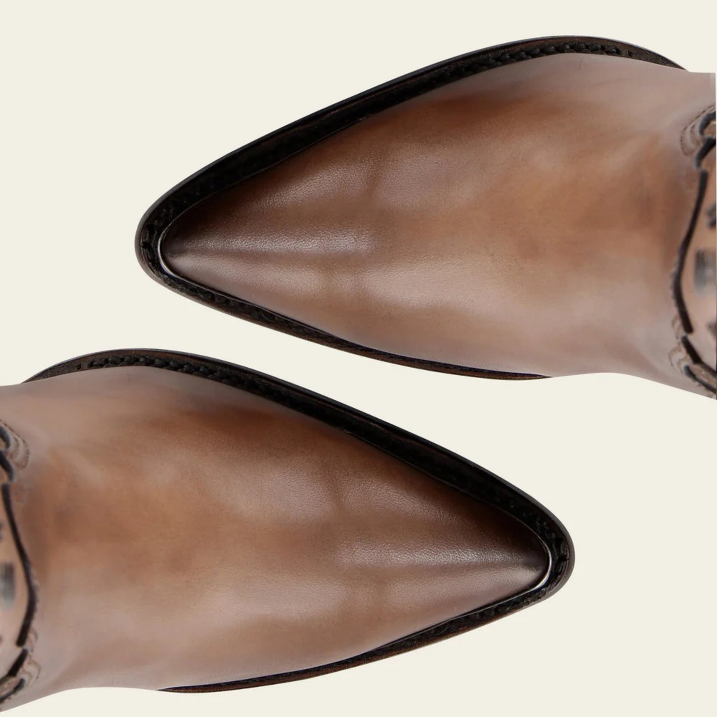 Cuadra Tall Western Style Brown Boot pointed toe close-up