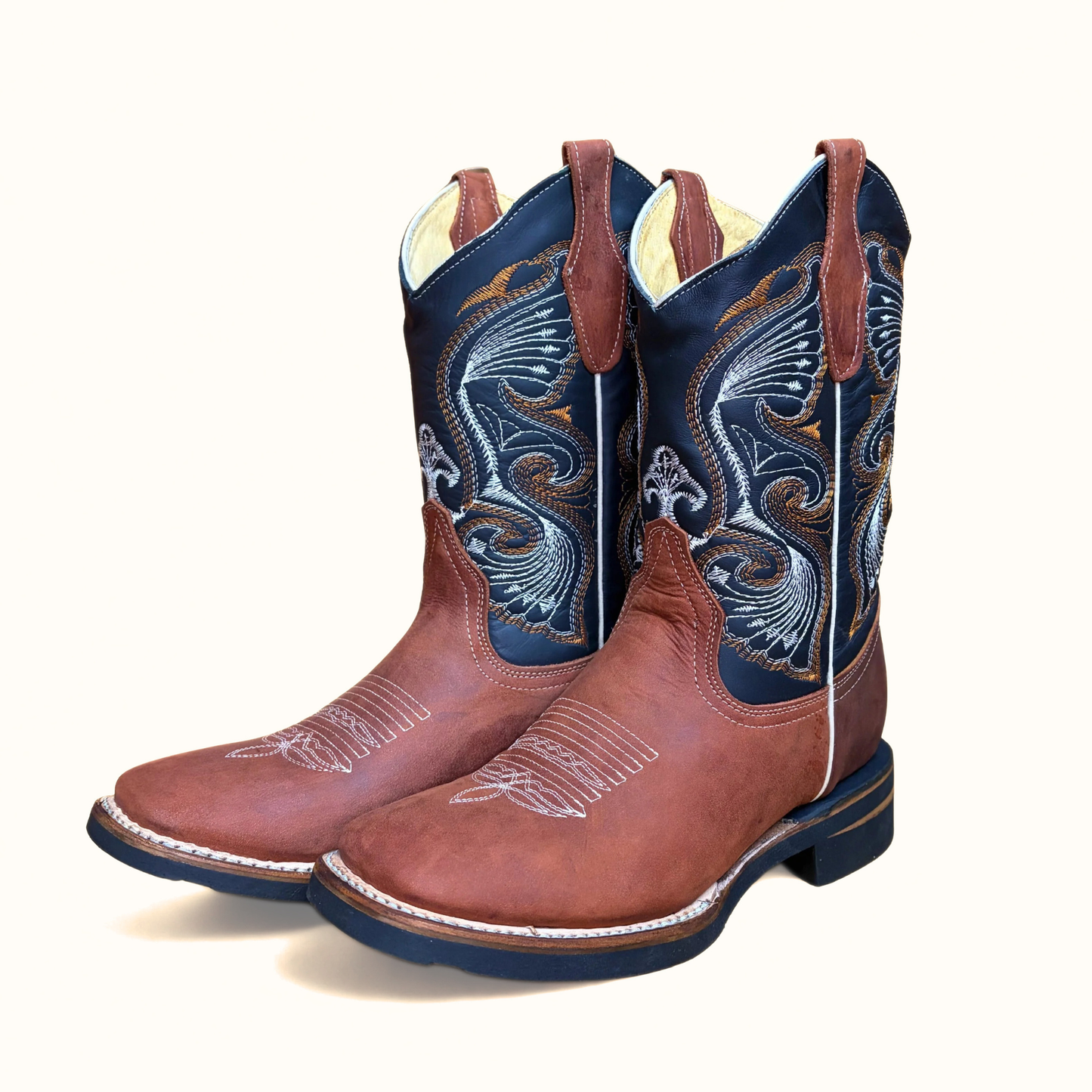 Arius Creazy Shedron Negro Bulldog Boot pair angle view