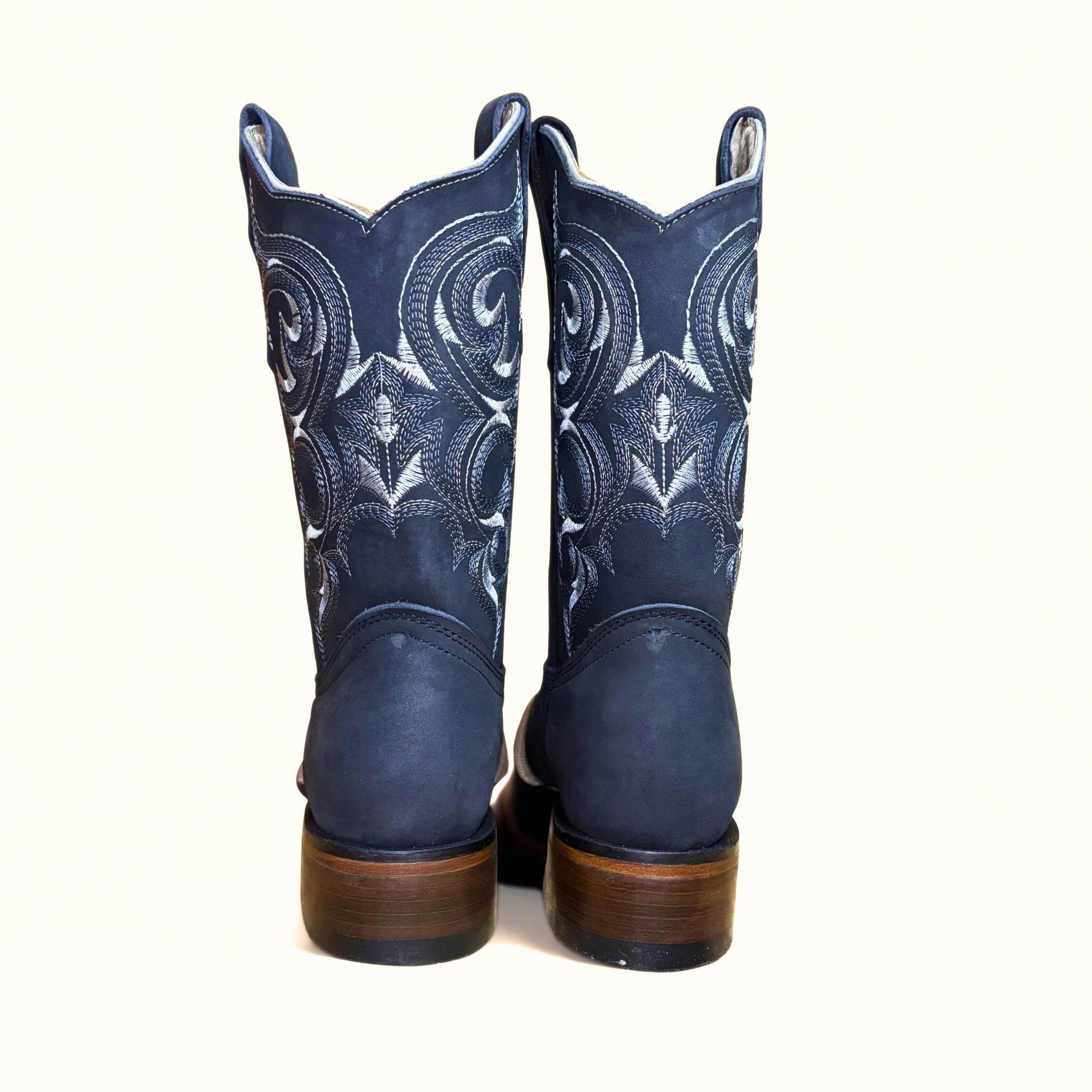 Arius Nubuck Negro Bulldog men’s western boot rear view