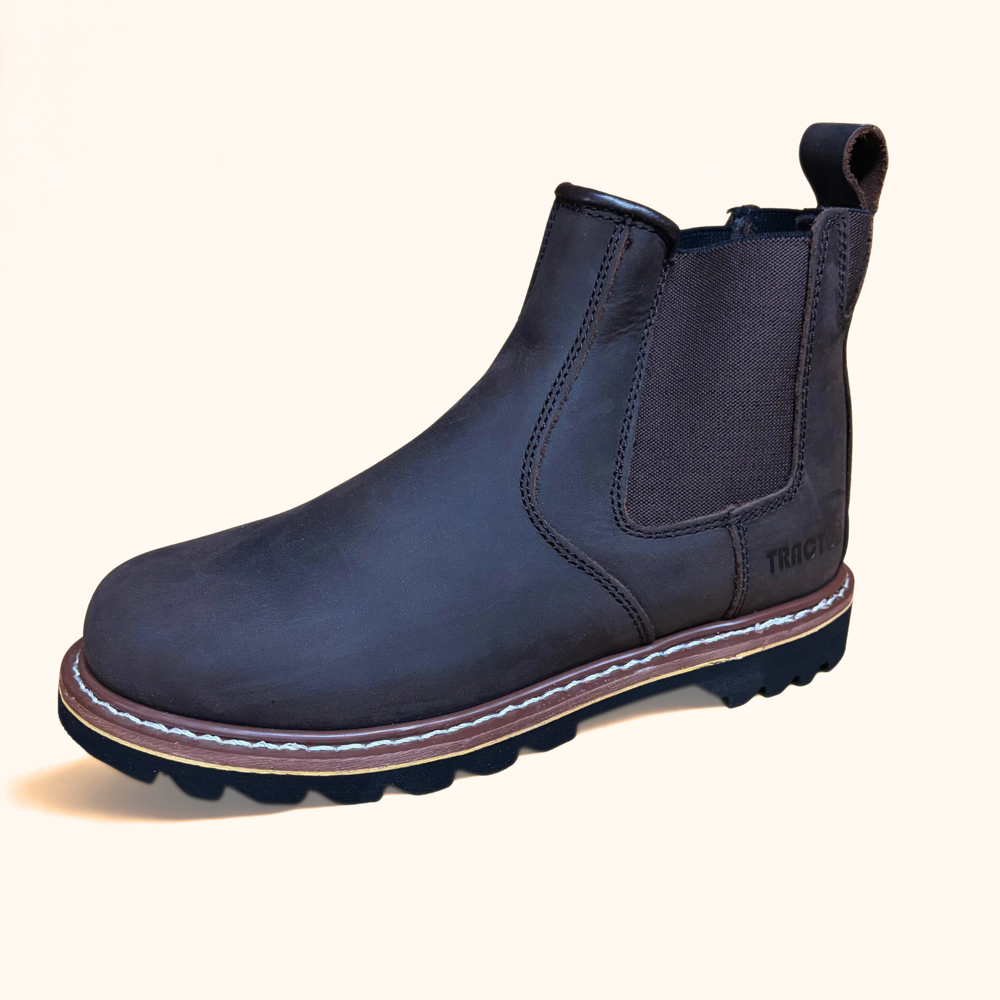 Tractor 989R Chelsea Work Boot angled side view