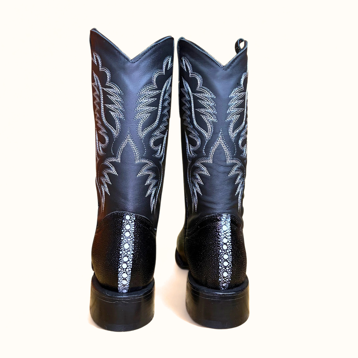 Arius Imitacion Negro Mantarraya men’s western boot back view