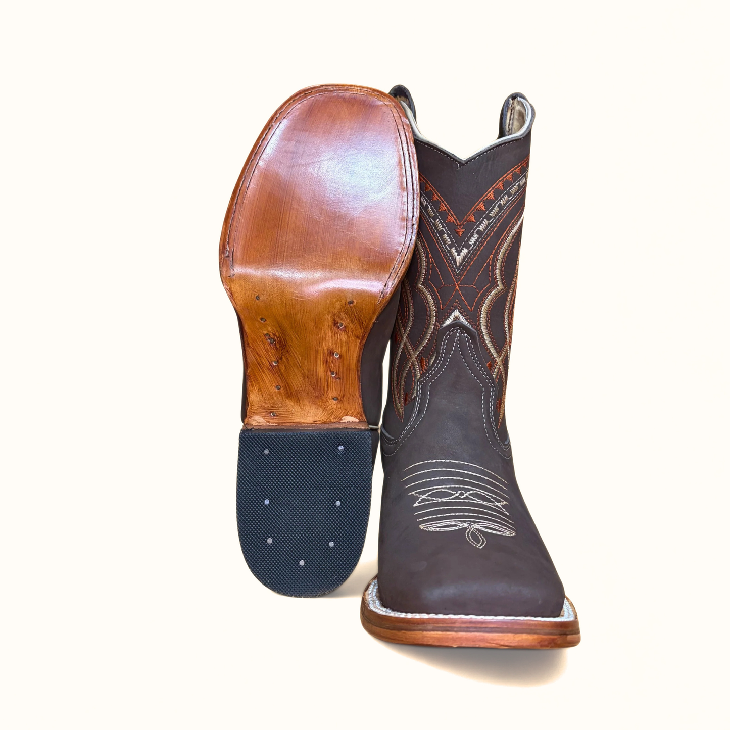 Arius Nubuck Cafe Bulldog western boot outsole detail