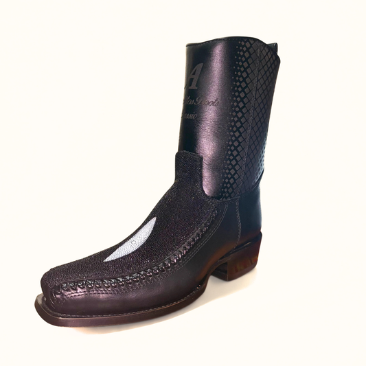 Los Altos Stingray Single Stone 7X Toe Low Shaft Boot front angle view