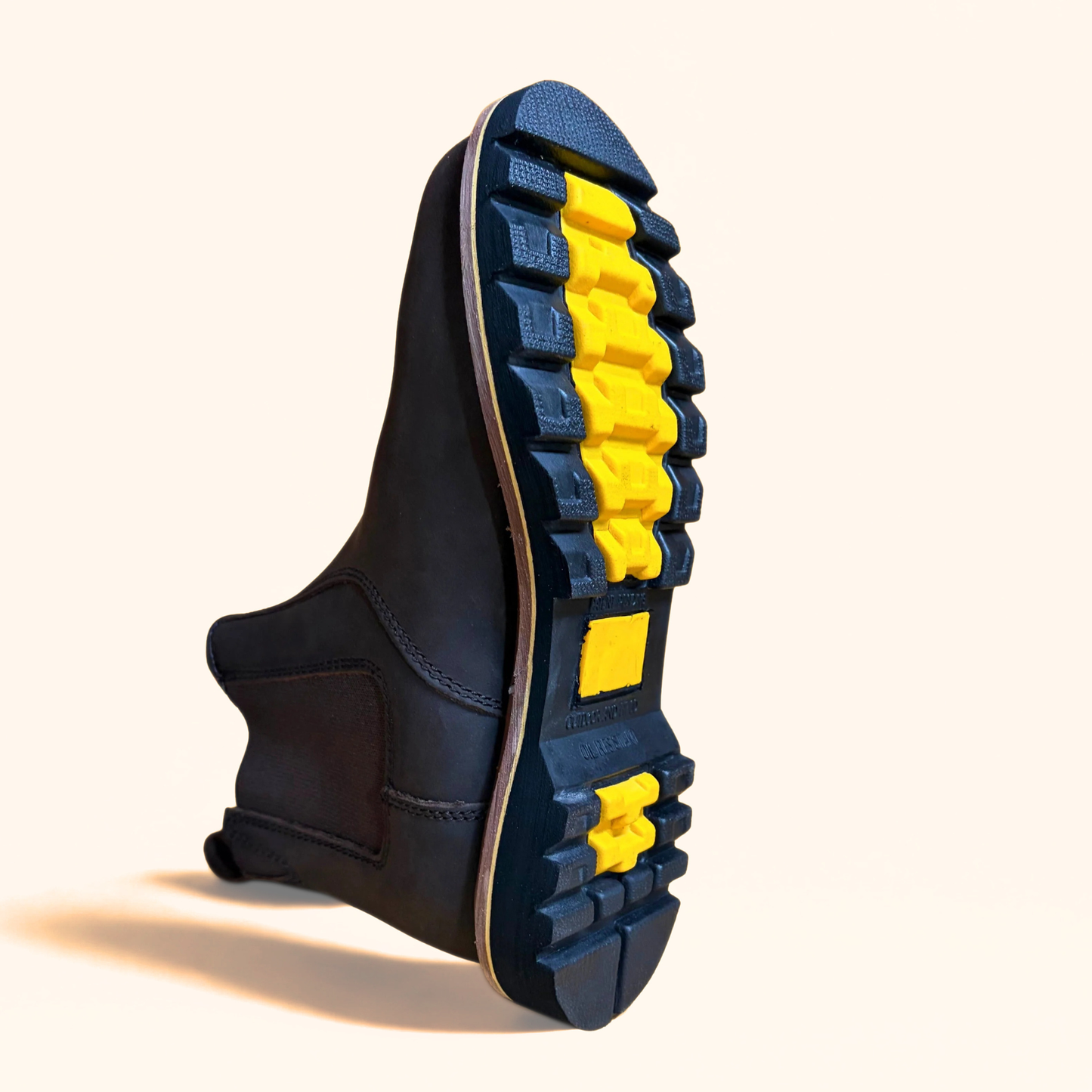 Tractor 989R Chelsea Work Boot outsole view