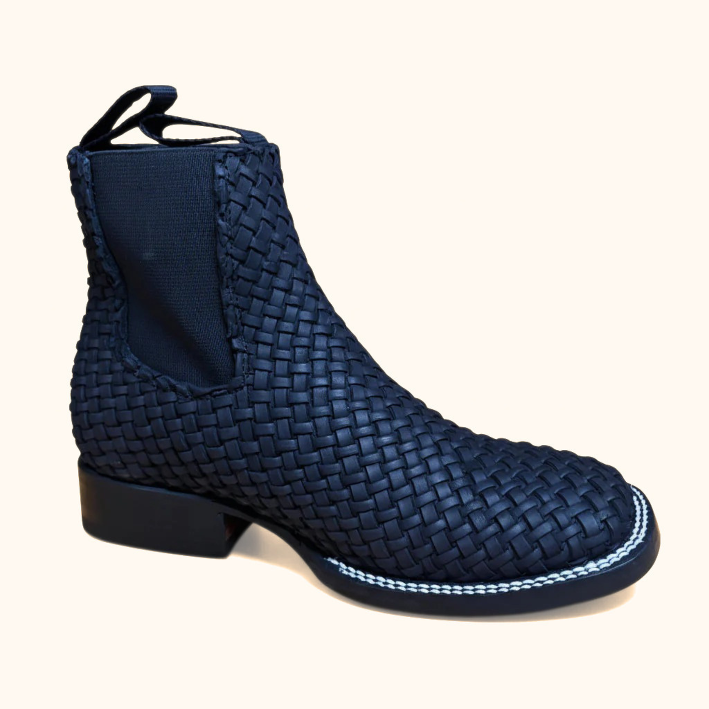 Cerro Petatillo Negro square toe western boot profile angled view