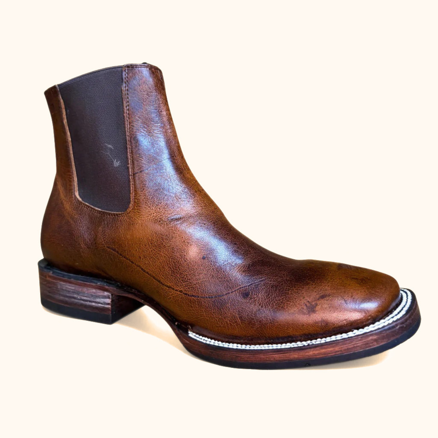 Cerro Flooter 1760 Whisky Cafe Square Toe Botin front angle
