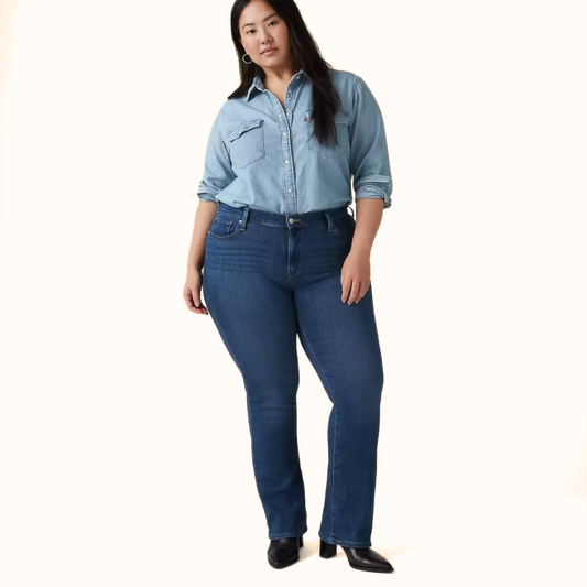 Levi’s Women’s Blue Classic Bootcut Jeans front model view