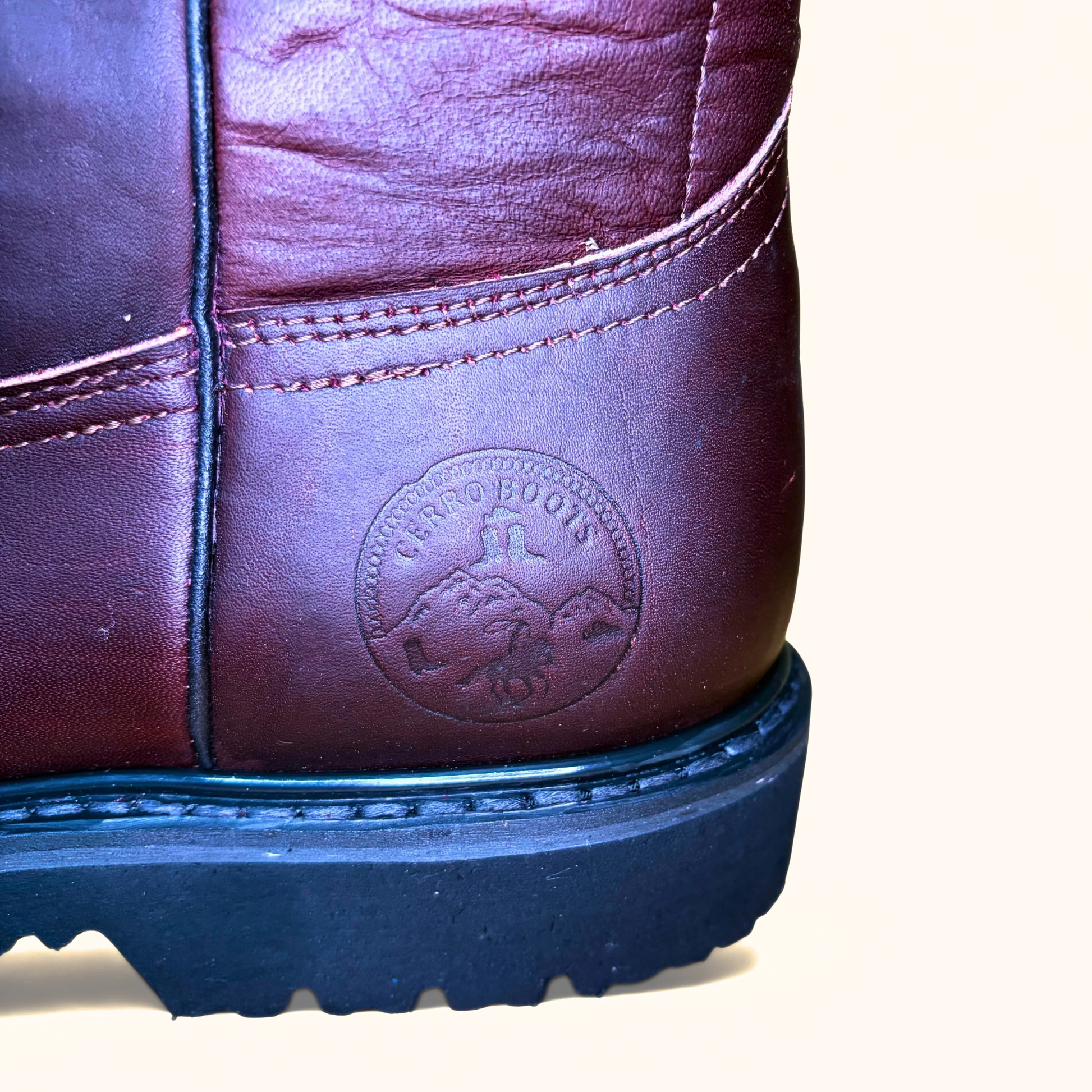 Cerro 640 Vino leather work boot leather detail close-up