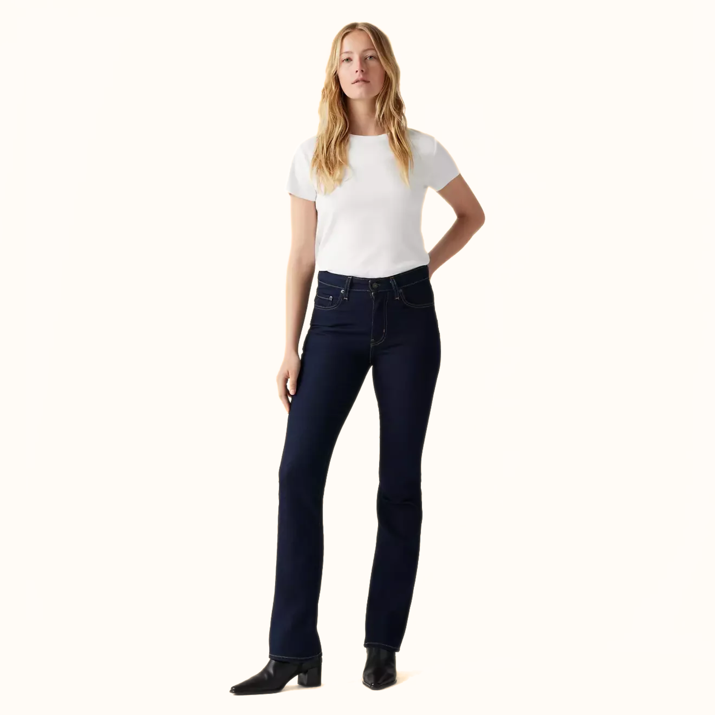 Levi’s 725 High Rise Bootcut Women’s Jeans front view