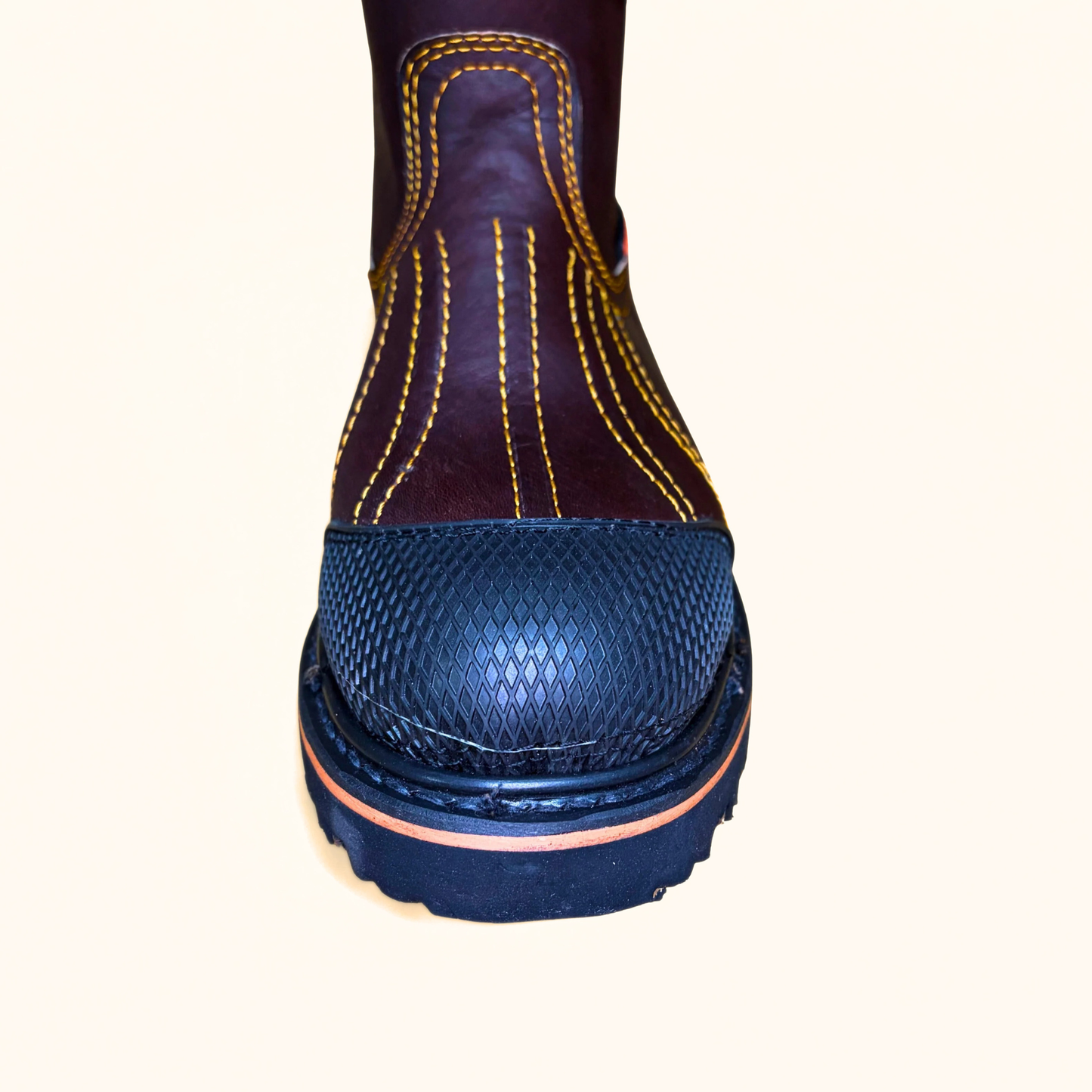 Cerro Vino S. Truck Bordos Boot toe view