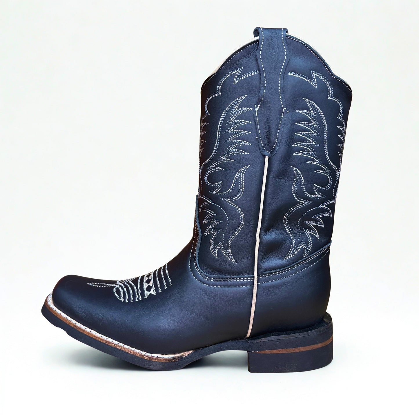 Side profile view of Arius Napa Black Rodeo Boots