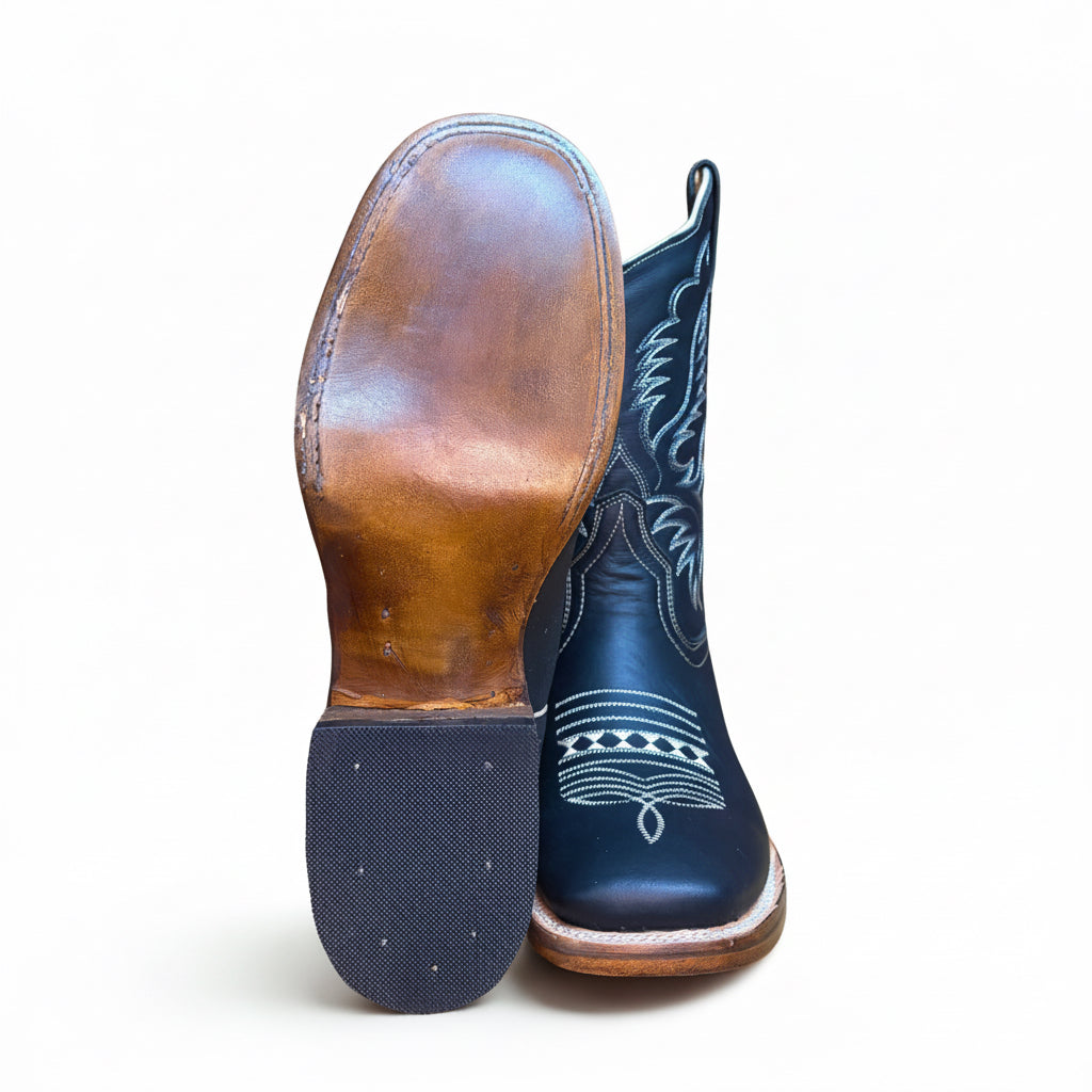 Arius Napa Negro Bulldog western boots outsole view