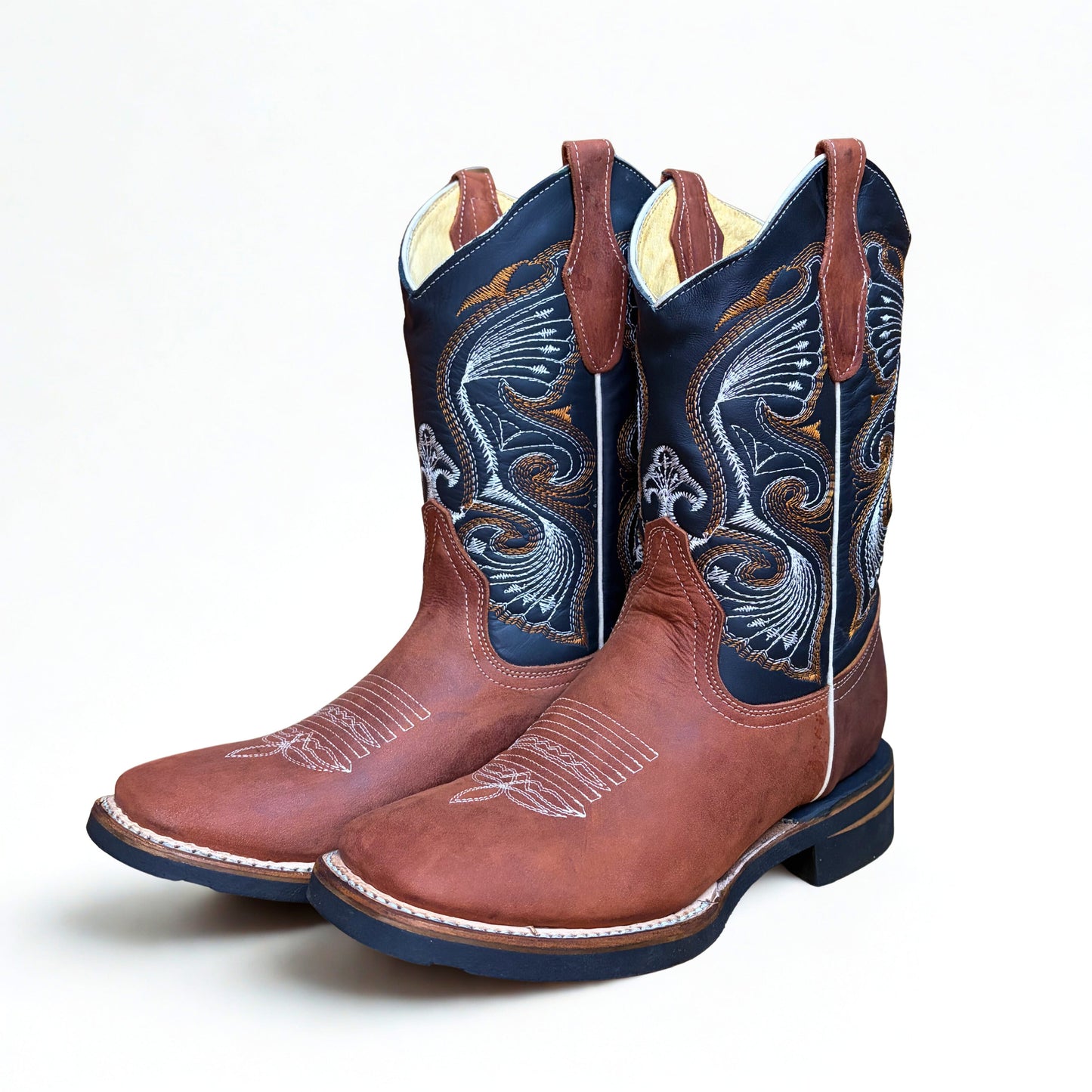 Arius Creazy Shedron Negro Bulldog Boot pair angle view