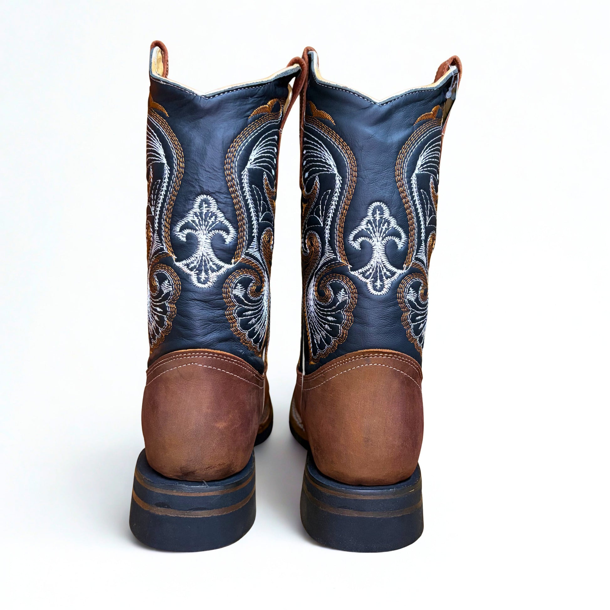 Arius Creazy Shedron Negro Bulldog Boot pair back view