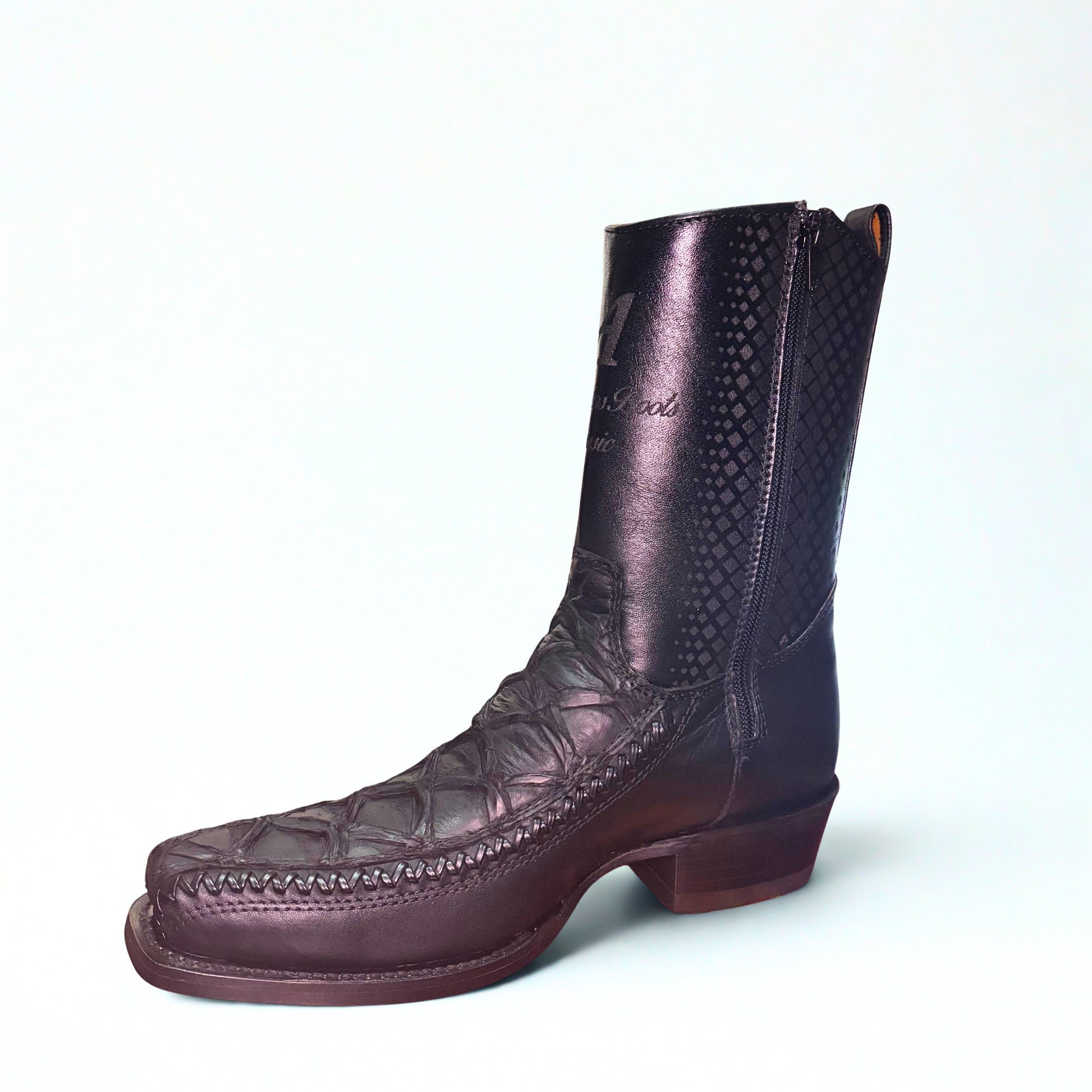 Los Altos Inverted Pirarucu 7X Toe Low Shaft Boot angled view