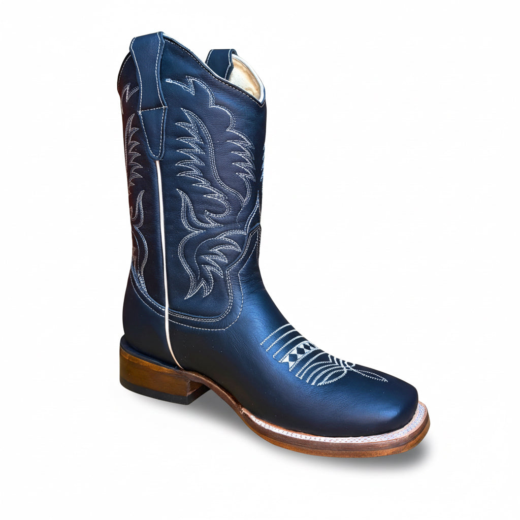 Arius Napa Negro Bulldog black leather western boot angled view