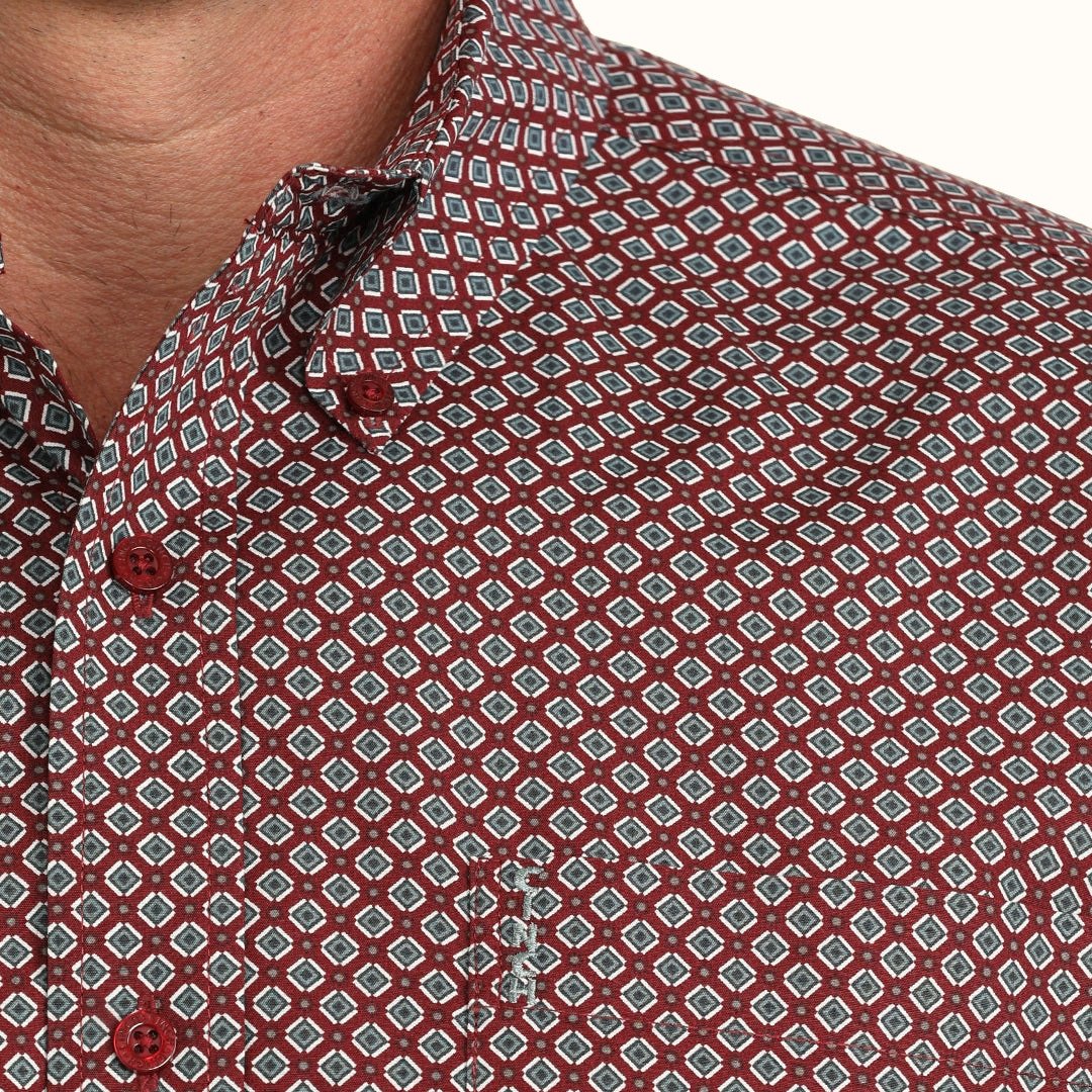 Cinch Men’s Modern Print Long Sleeve Western Shirt in burgundy front close-up view