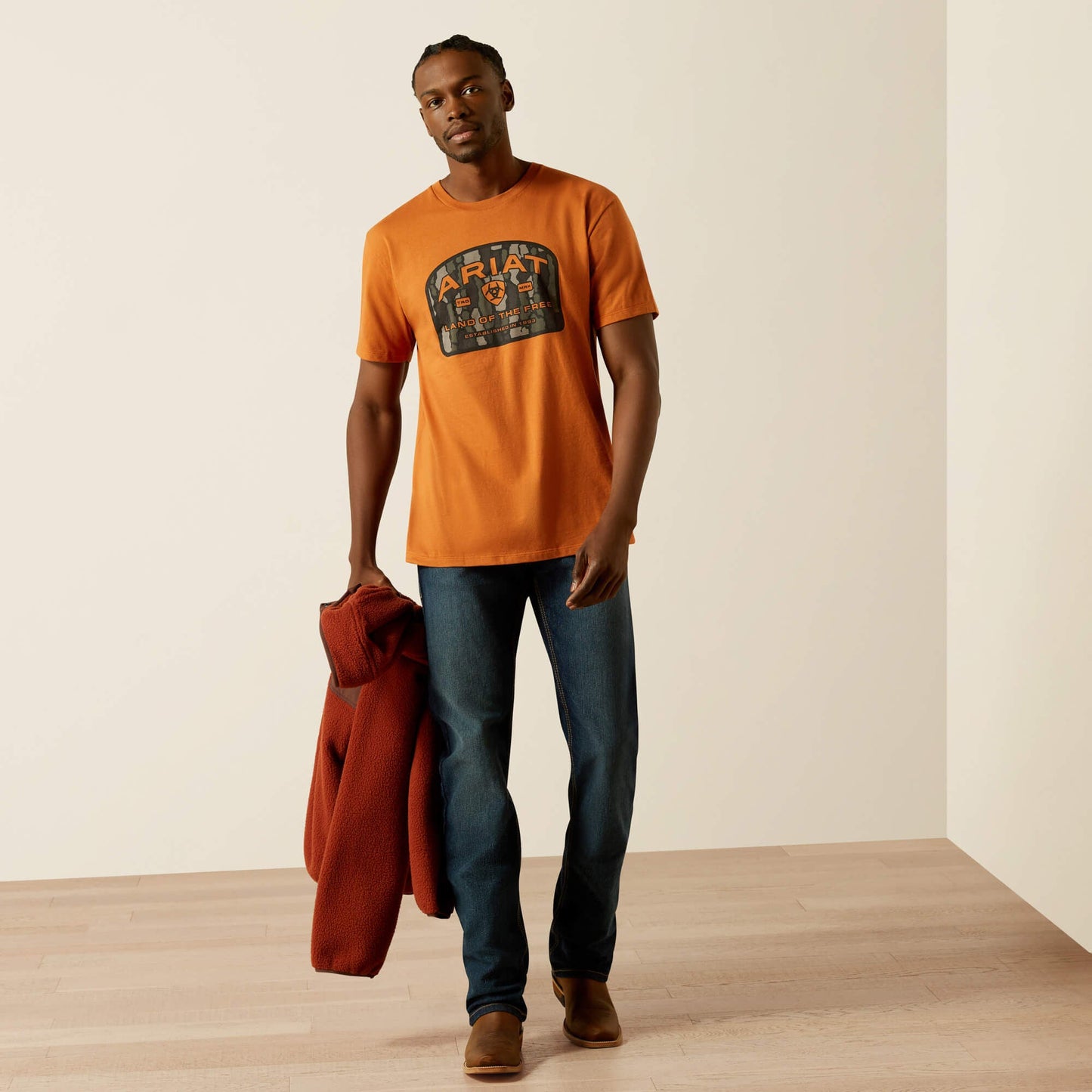 Camiseta con distintivo de camuflaje Underlands de Ariat