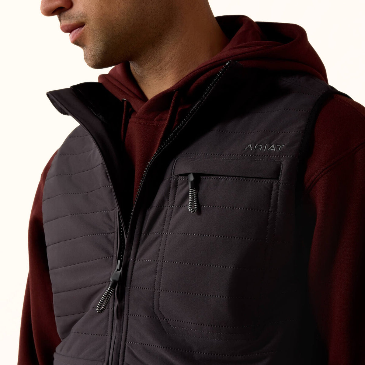 Ariat Wylie Insulated Vest in black front zipper view