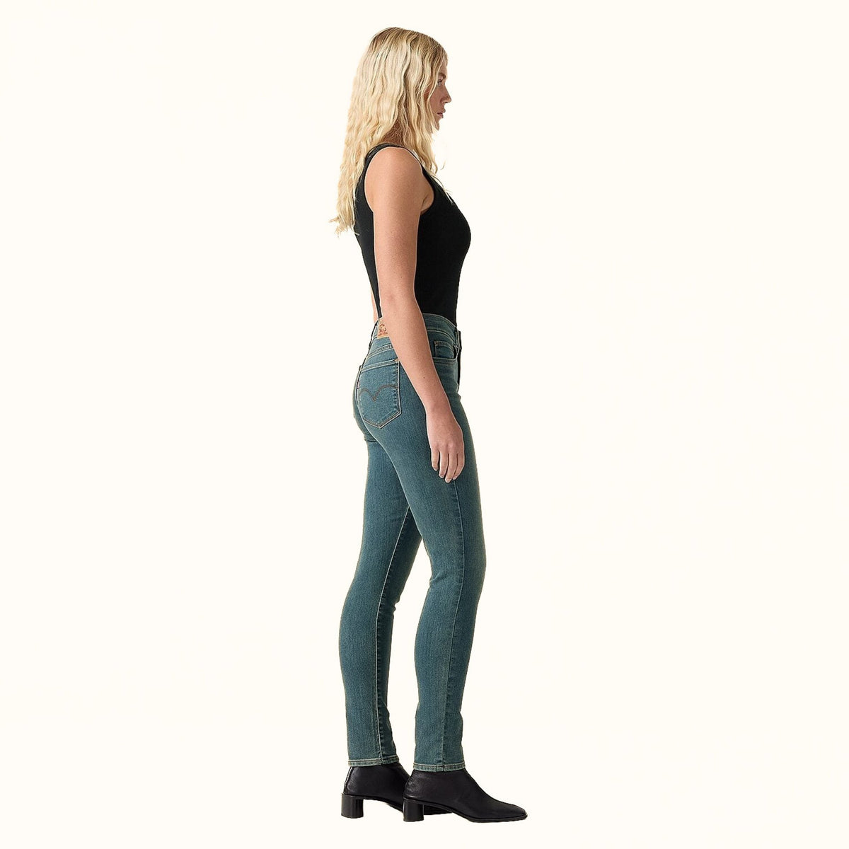 Levi’s Women’s 311 Shaping Skinny Jeans medium wash side view