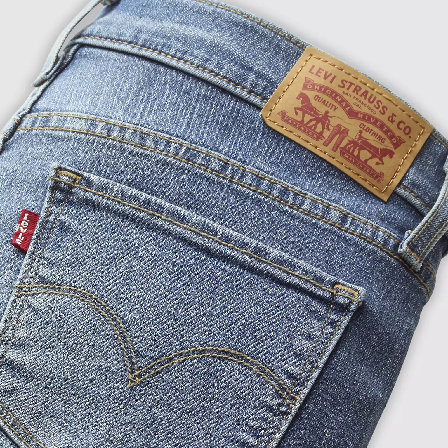 Levi’s 311 Shaping Skinny Women’s Jeans back pocket and waistband detail