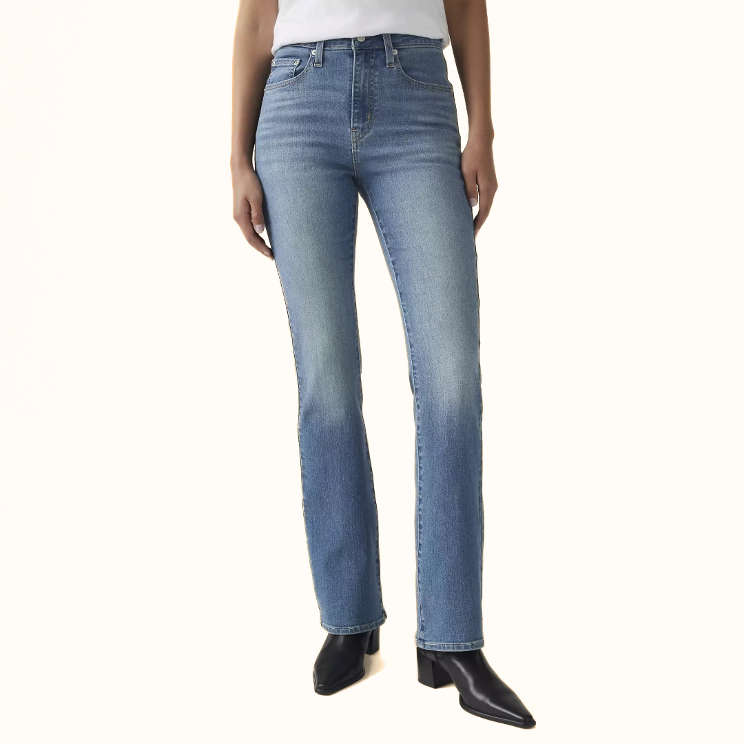 Levi’s Women’s 725 High Rise Bootcut Jeans light wash front view