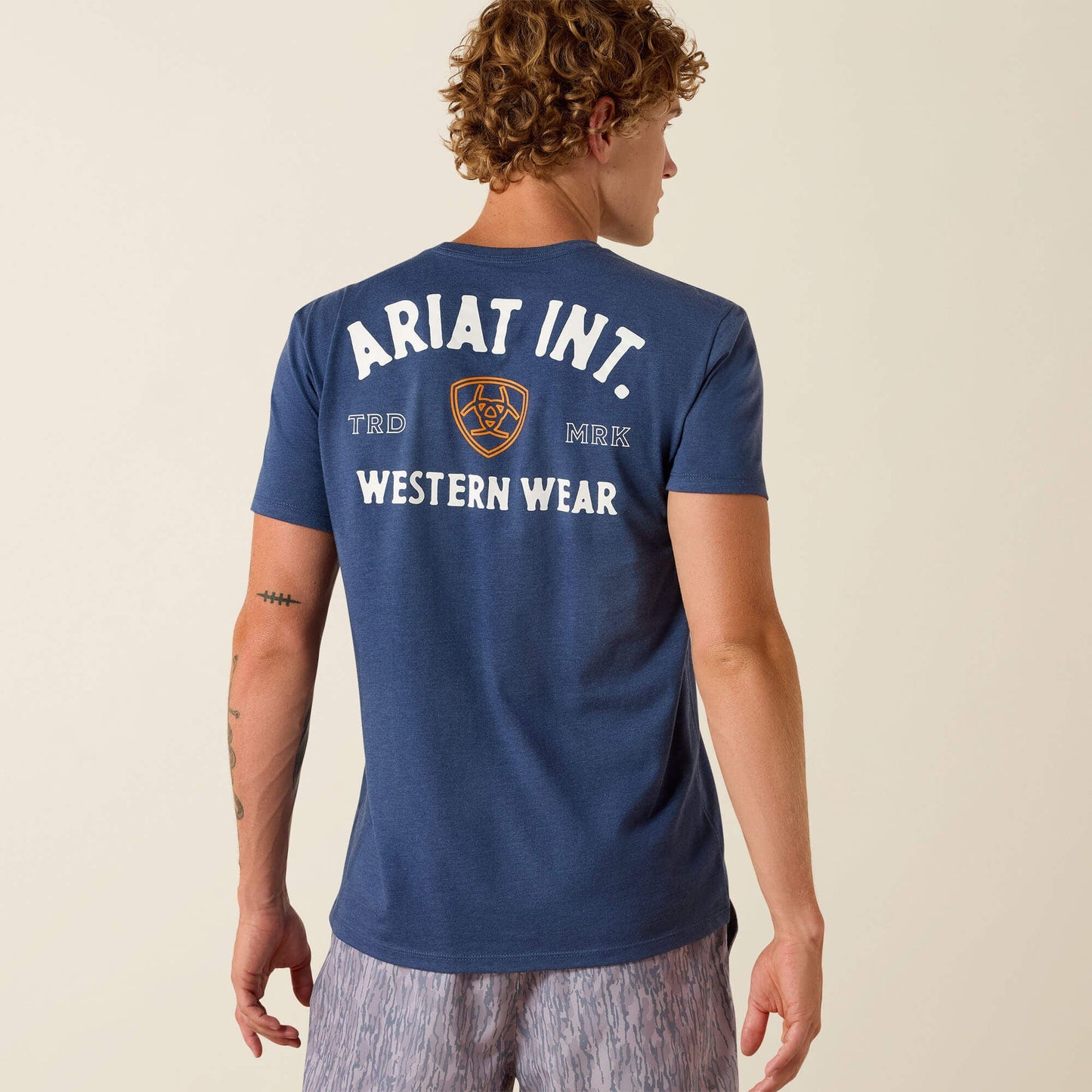 Camiseta Ariat Outline Shop