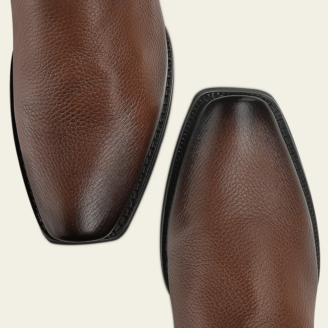 Close-up of toe shape on Cuadra Men’s Honey Deer Embroidery and Lazer Narrow Square Toe Boot
