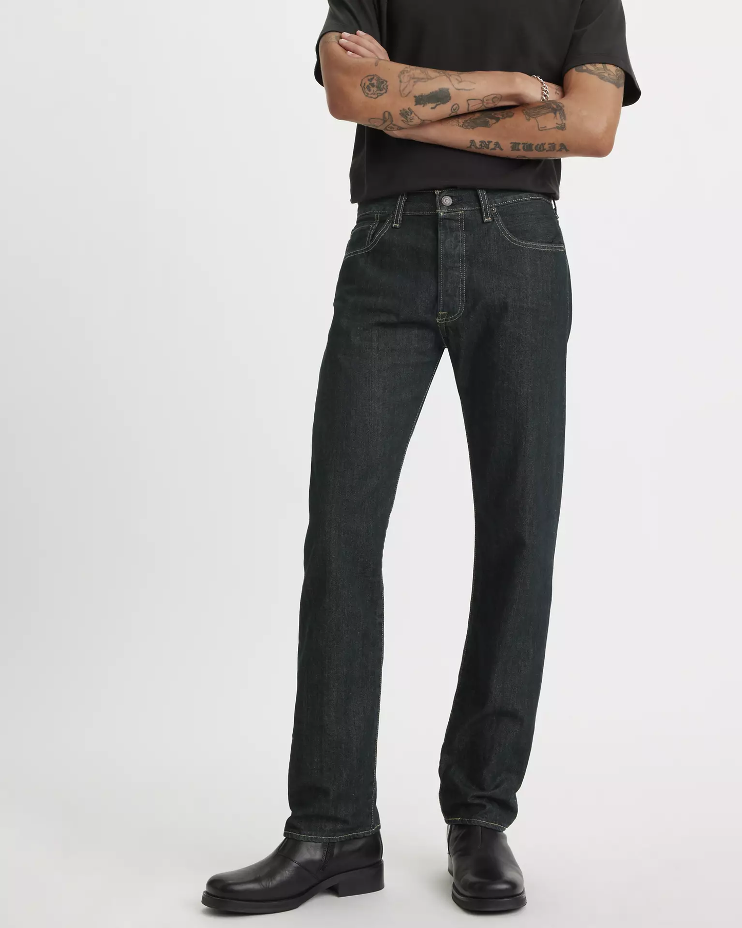Levi’s 501 Original Fit Men’s Jeans front detail