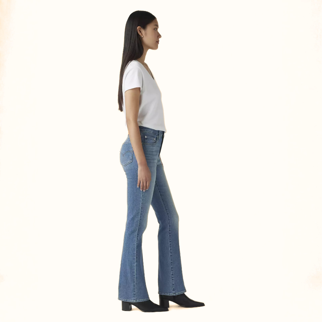 Levi’s Women’s 725 High Rise Bootcut Jeans light wash side view