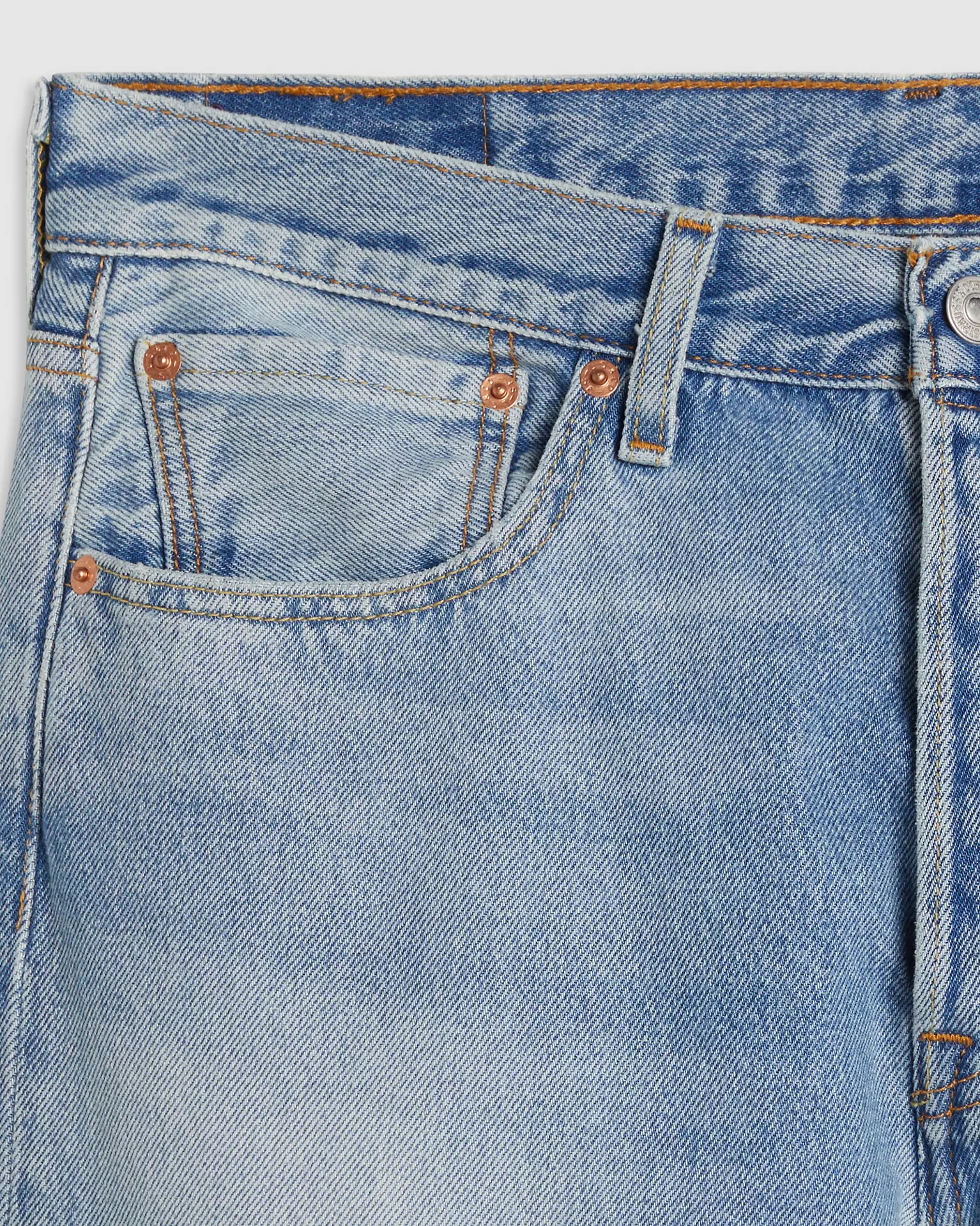 Levi’s 501 lightweight men’s jeans pocket and denim detail