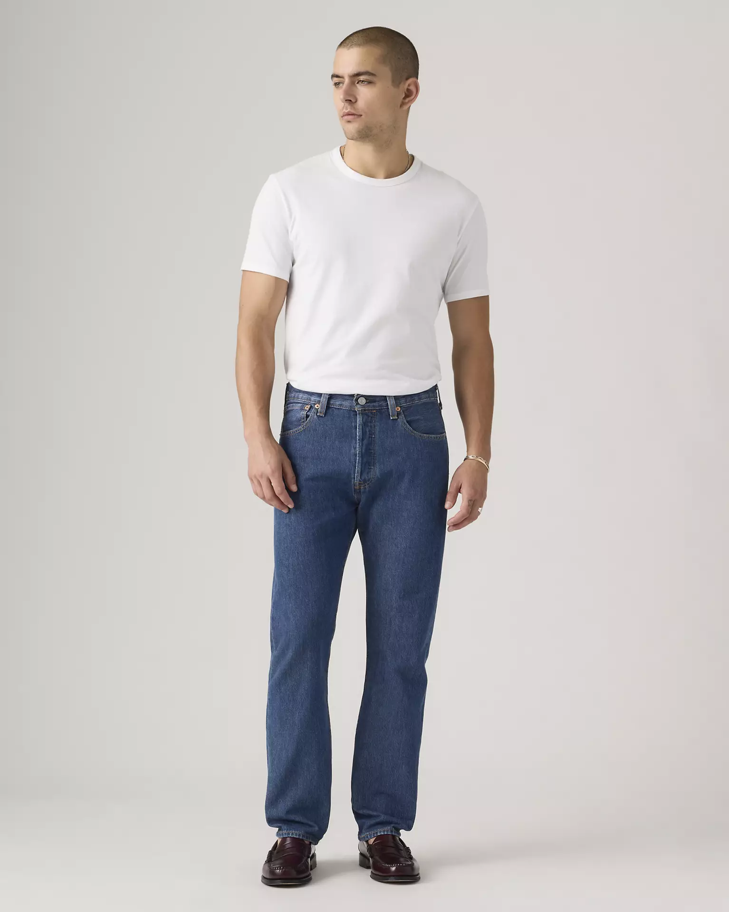 Levi’s 501 Original Fit men’s blue jeans front view