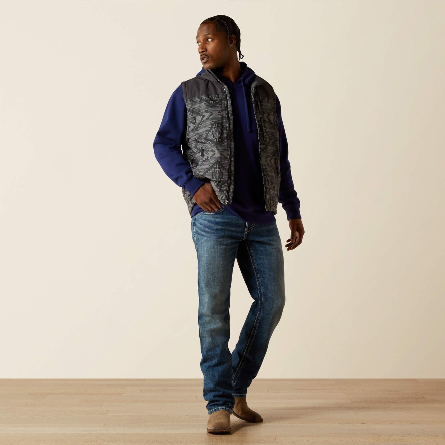 Ariat Pioneer Stretchshell Vest full-body fit