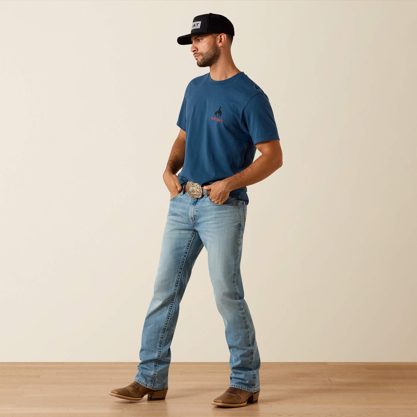 Camiseta Ariat Flag Bronco Corte Clásico