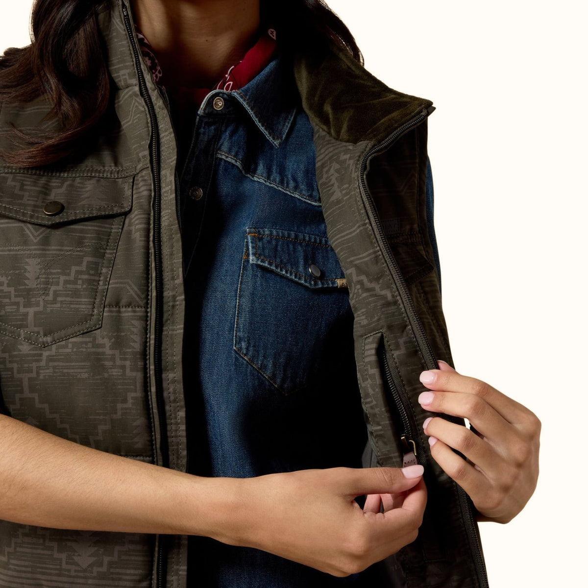Ariat Grizzly Quilted Vest in brown inside pocket view