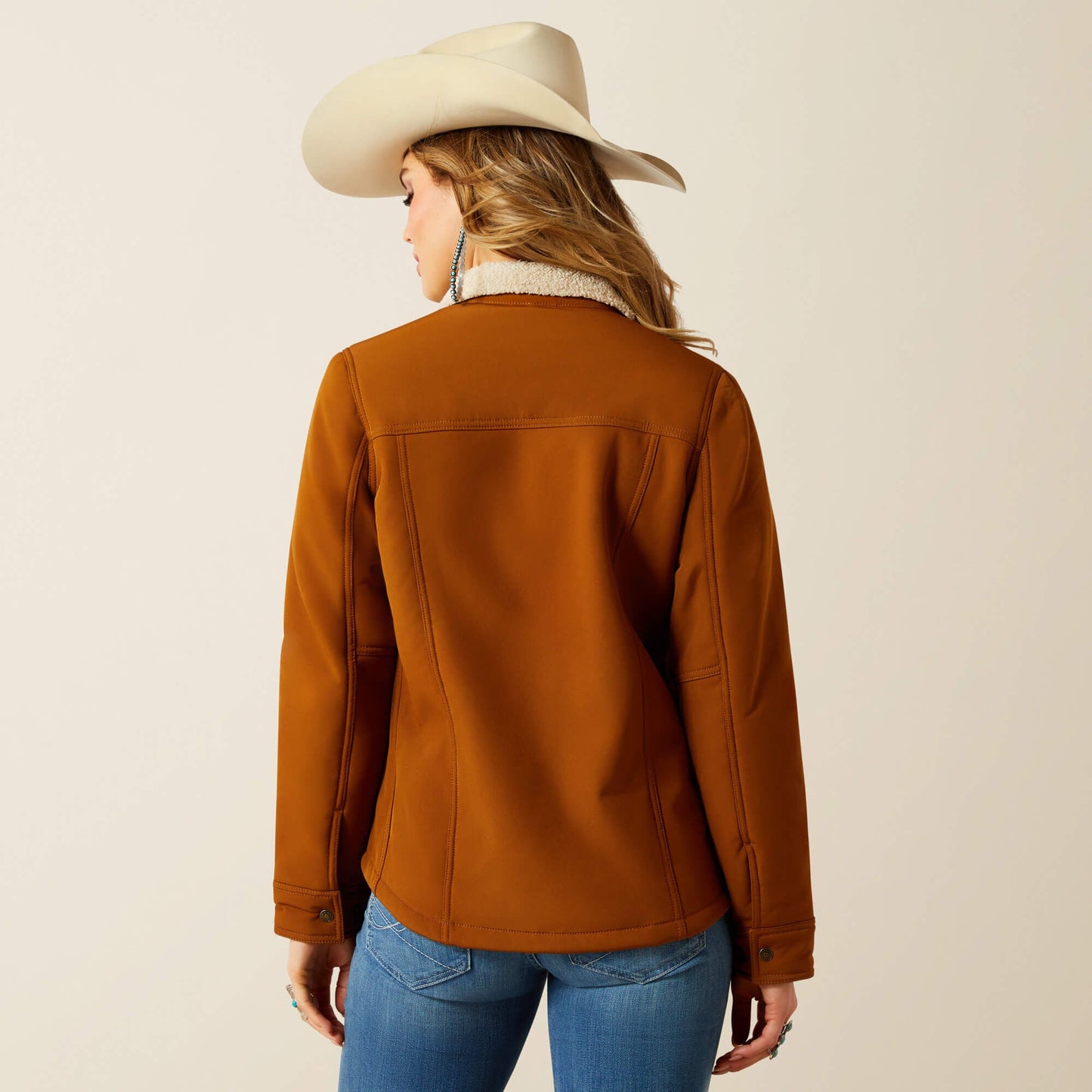 Chaqueta Softshell con interior de borreguillo tipo bereber