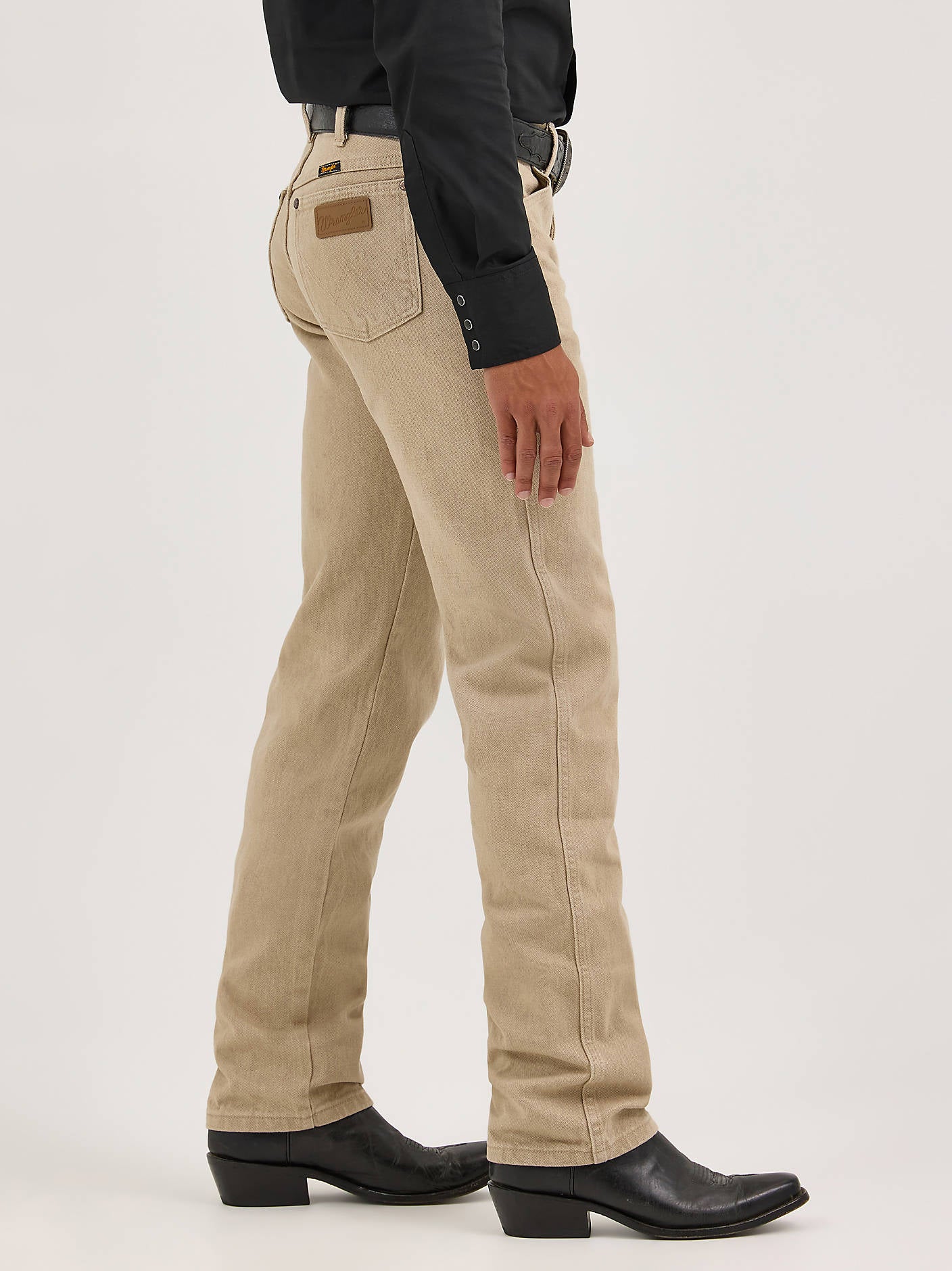Wrangler Cowboy Cut original fit beige jeans side profile view