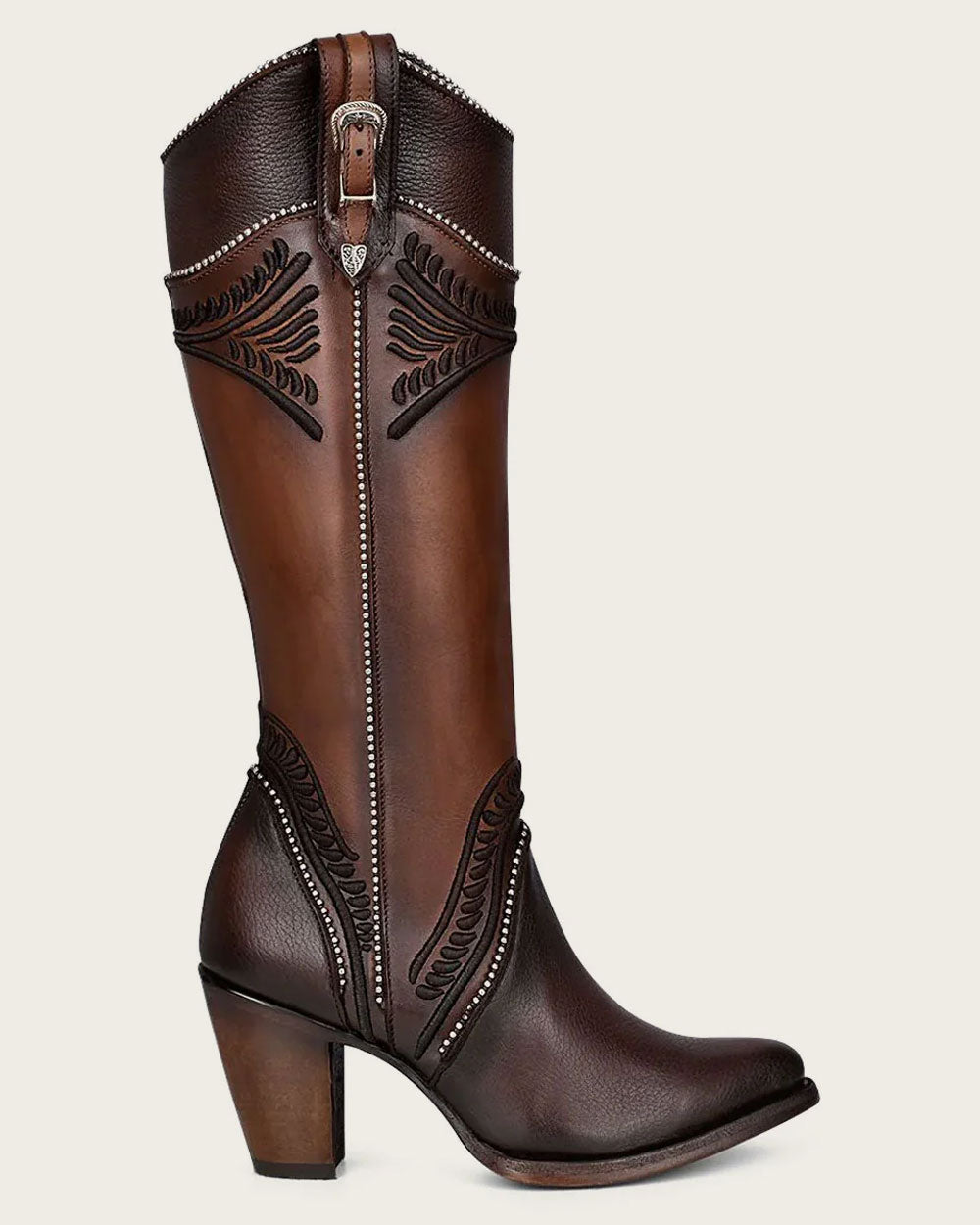 Bota alta elegante con bordado de miel
