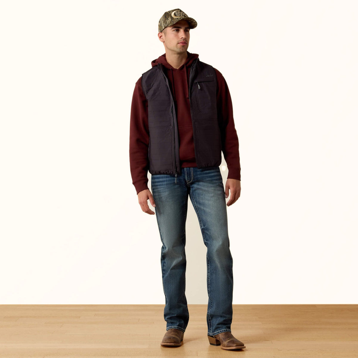 Ariat Wylie Insulated Vest in black front full view