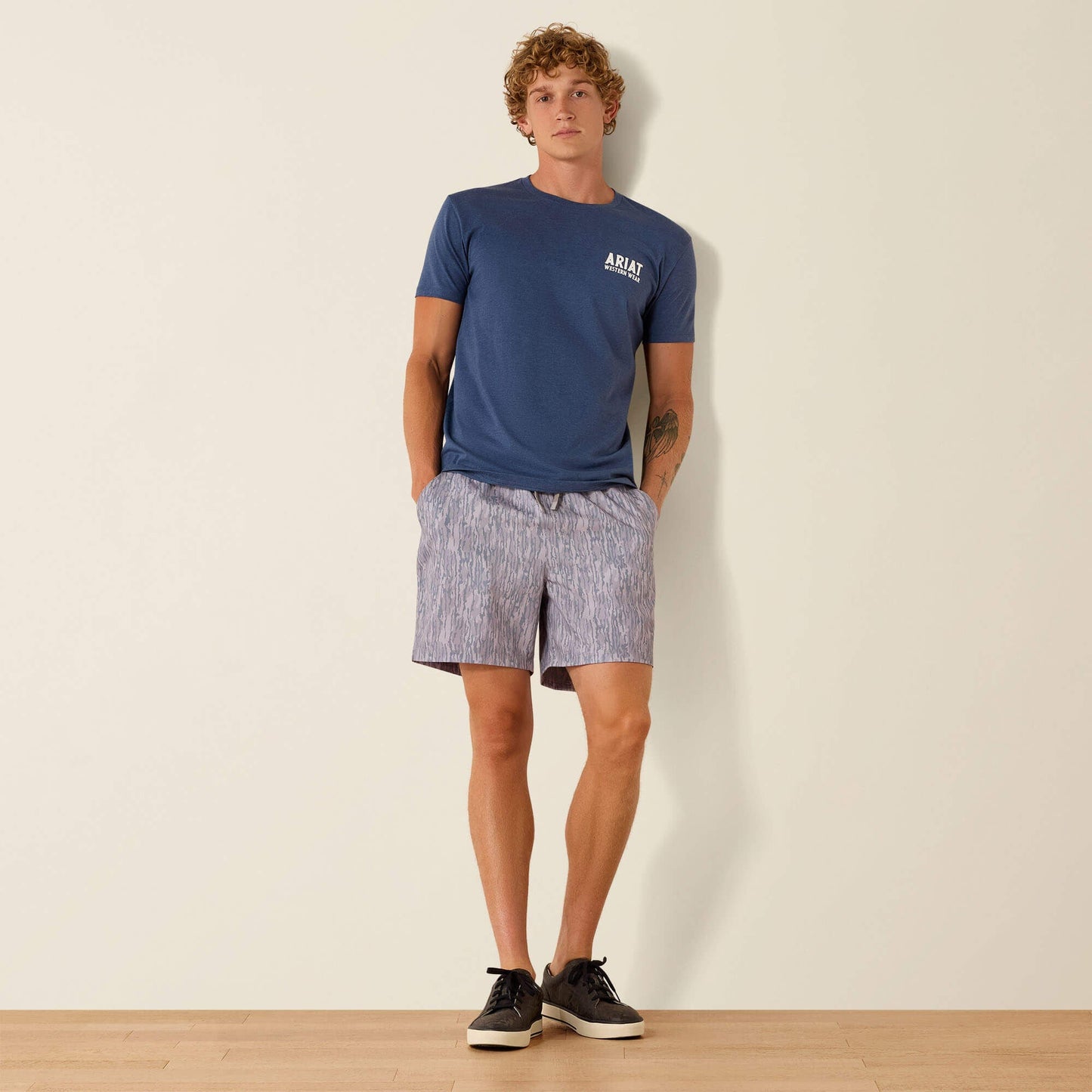 Camiseta Ariat Outline Shop