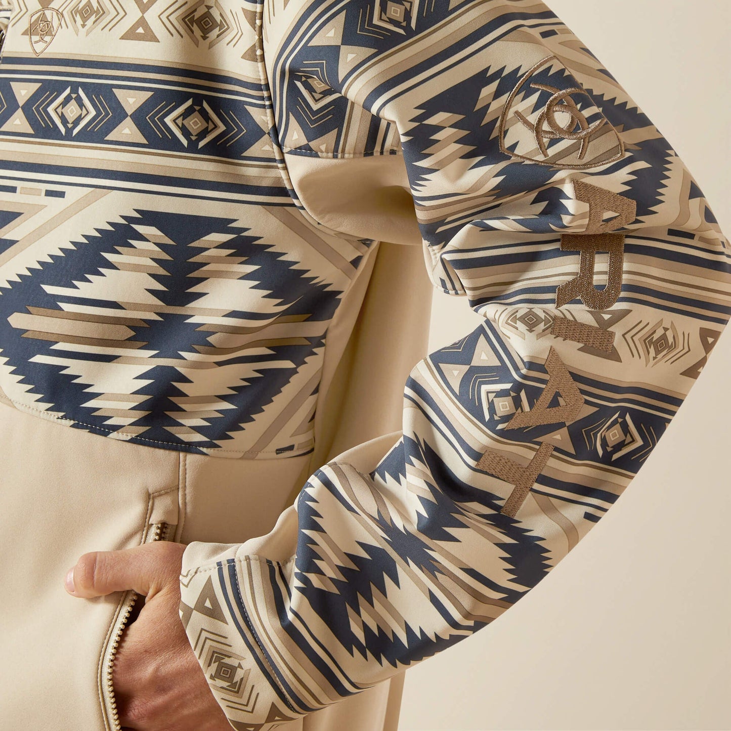 Ariat Logo Softshell Jacket logo detail